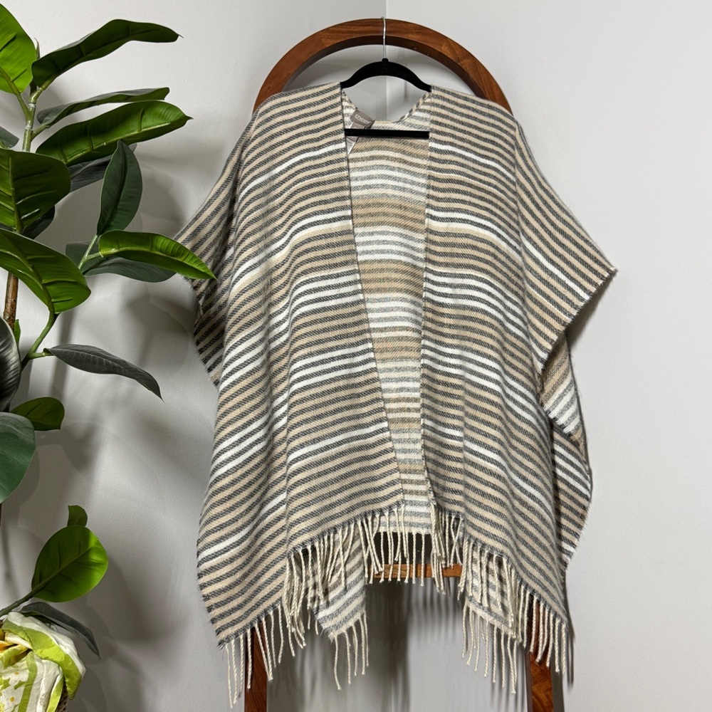 Chico's ONE SIZE Cream Gray Stripe Fringed Ruana Wrap